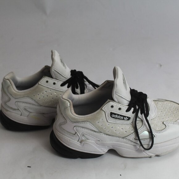 Women's Adidas Retro Fit Sneakers U.S. Size 6 - Preloved - Picture 1 of 16